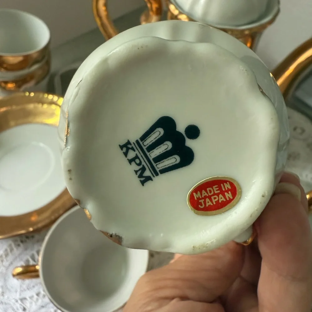 KPM White Gold Trim Tea Set 6 Cups/Saucers, Teapot, Creamer & Sugar Bowl - Picture 5 of 7